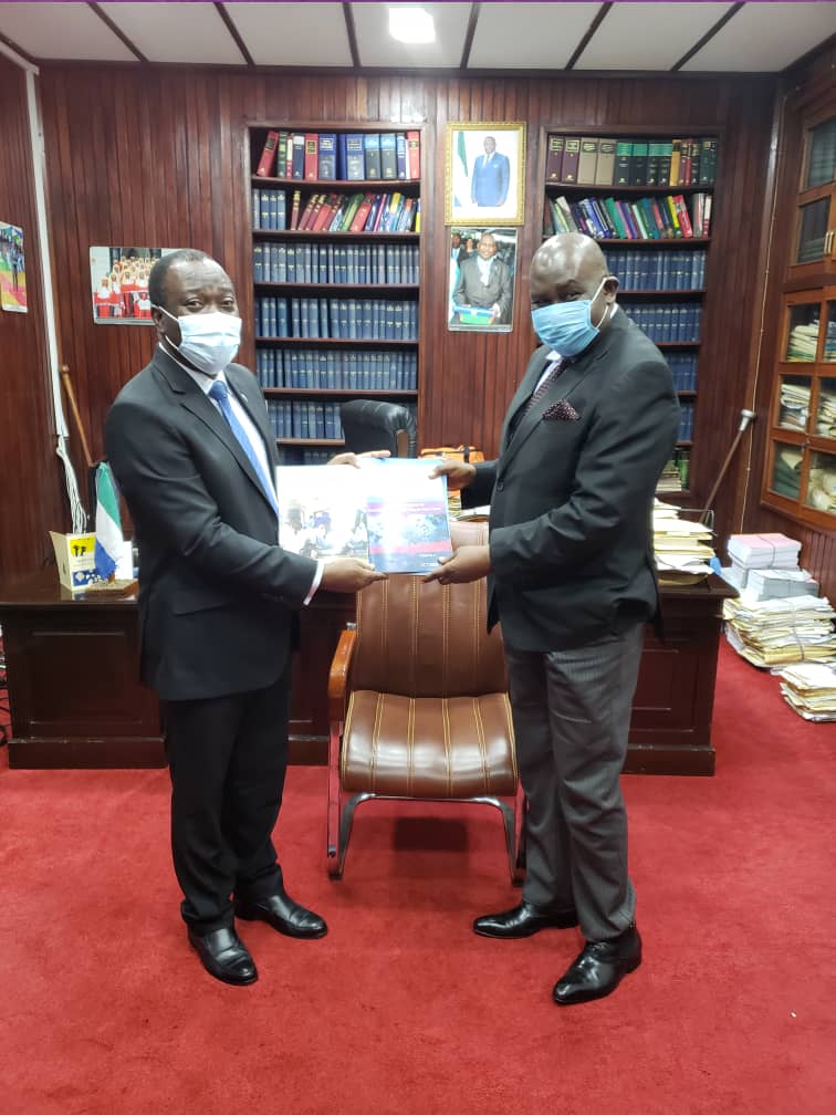 Resident Coordinator Dr Babatunde Ahonsi and the Chief Justice of Sierra Leone, His Lordship Desmond Babatunde Edwards